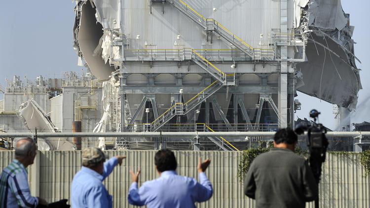 Description: Refinery explosion